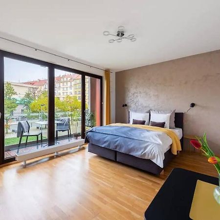 Apartment W/ Free Garage Parking Prague Exterior photo